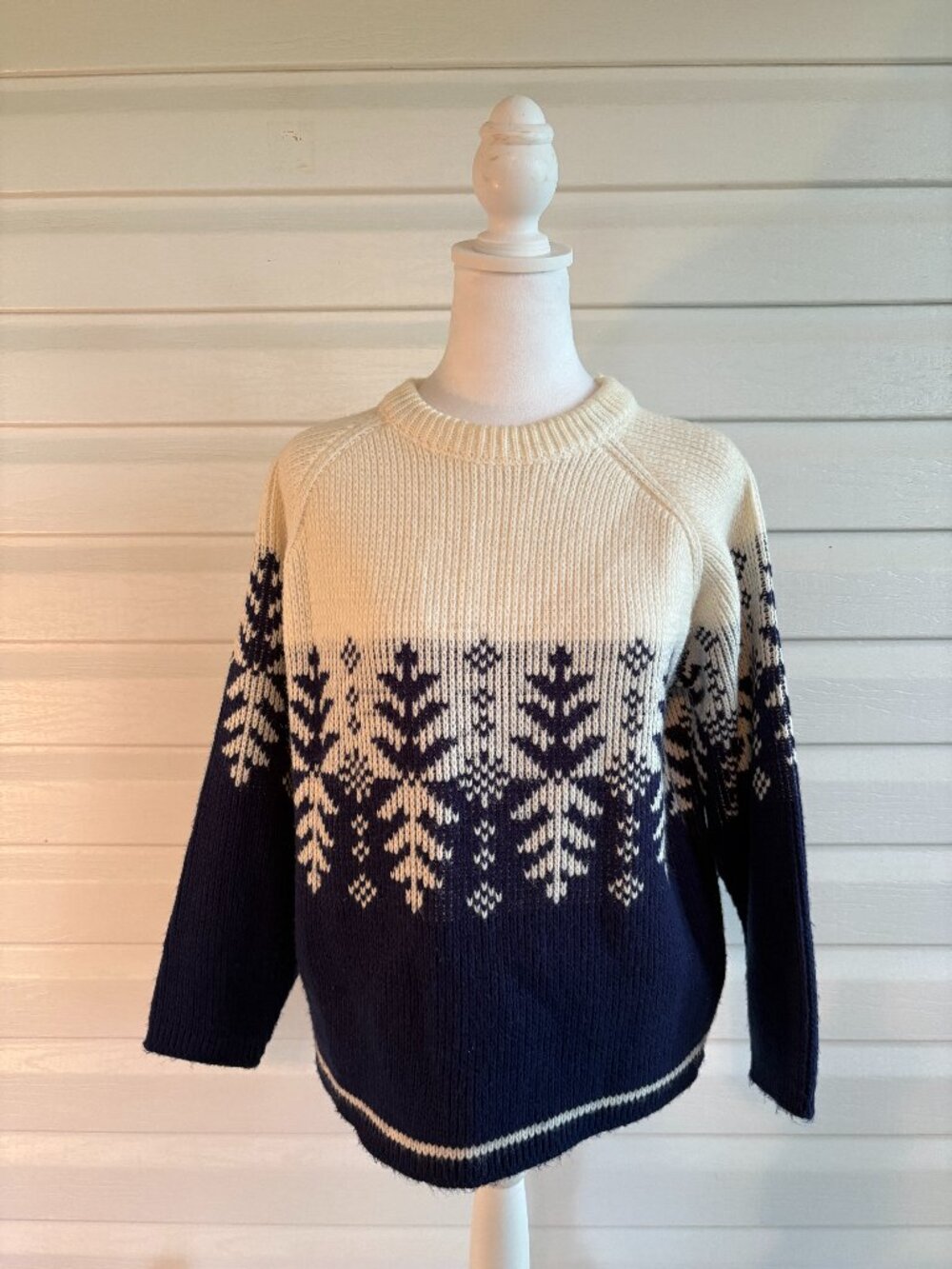 Vintage Women's Heavy Sweater Blue & White by Carol Brent Pullover